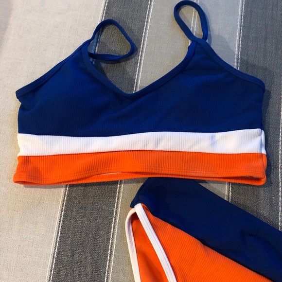 Bikini - Picture 2 of 4